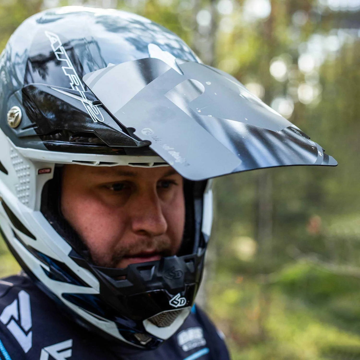 Thumbnail 9